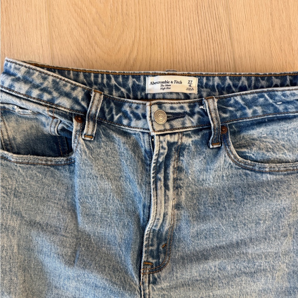 A&F Curve Love Mom Jean 27Lx29 inseam
